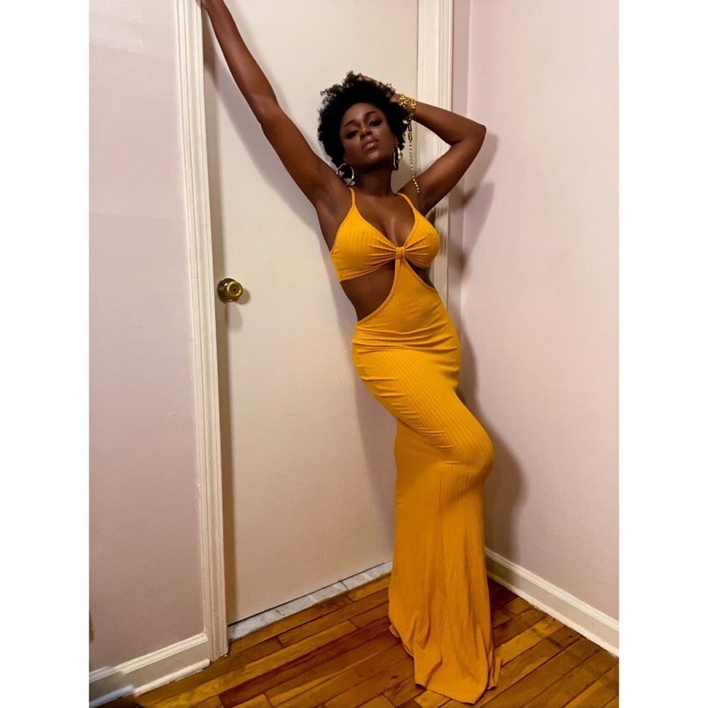 LOOK SEXY 😓Marigold Mermaid Maxi